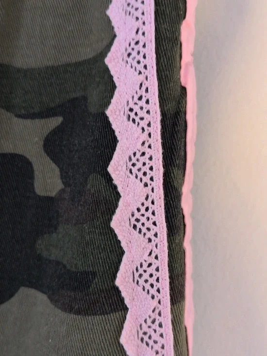 Oddi Los Angeles Washer Camo Wide Leg Pants with Pink Lace Trim S - Picture 11 of 16